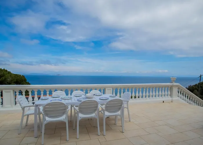 Porticciolo Villa Rio Marina